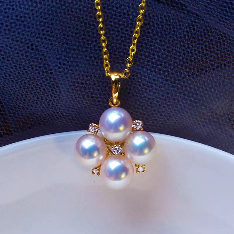 Akoya Multi-Pearl Pendant Choker in 18K Gold