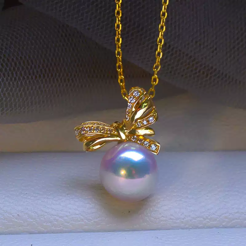Akoya Single-Pearl Pendant Choker in 18K Gold