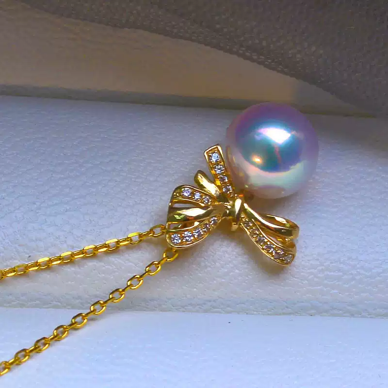 Akoya Single-Pearl Pendant Choker in 18K Gold