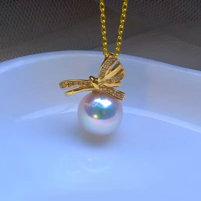 Akoya Single-Pearl Pendant Choker in 18K Gold
