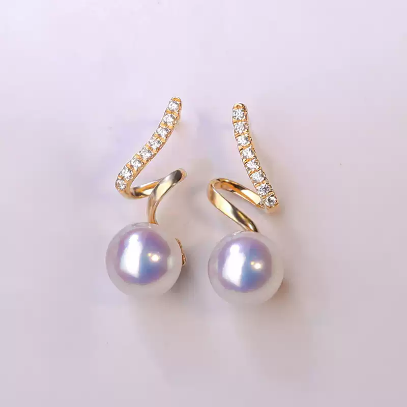 Akoya Pearl Stud Earrings in 18K Yellow Gold