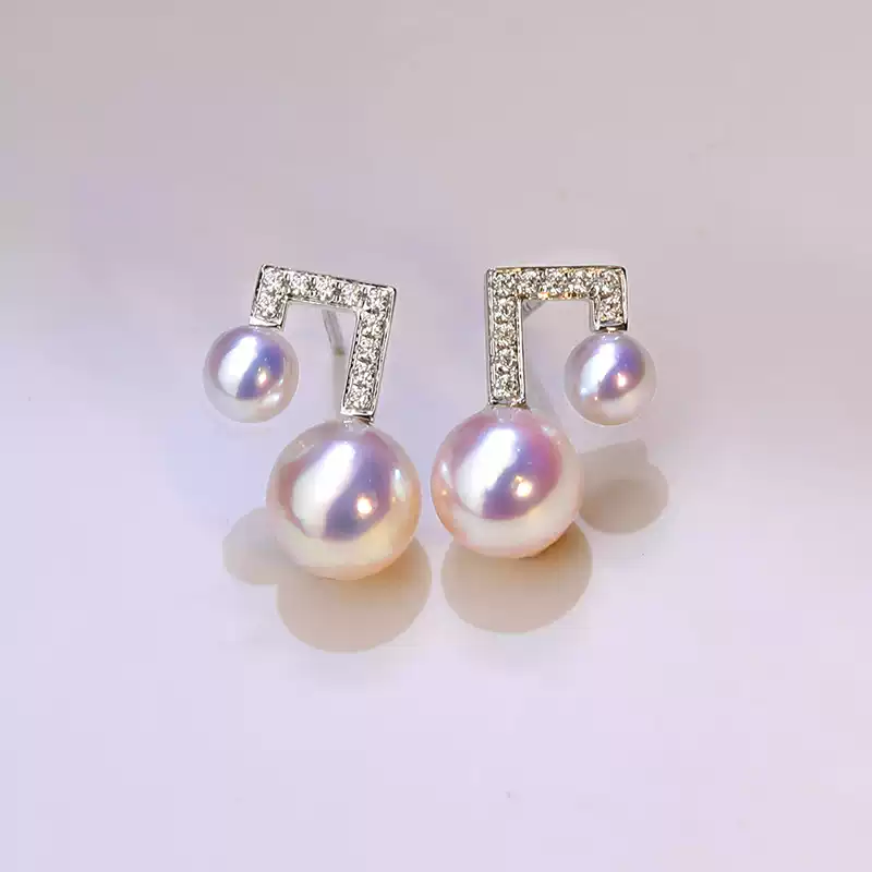 Akoya Pearl Stud Earrings in 18K Yellow Gold with 4-7.5 mm Pearls