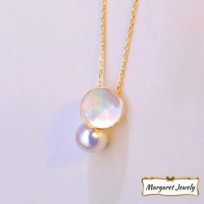 Akoya Pearl Pendant Necklace in 18K Gold