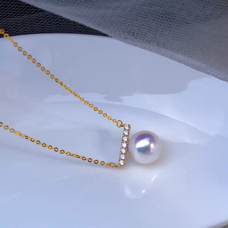 Akoya Light Bulb Pearl Pendant Choker in 18K Yellow Gold with Diamond Accent