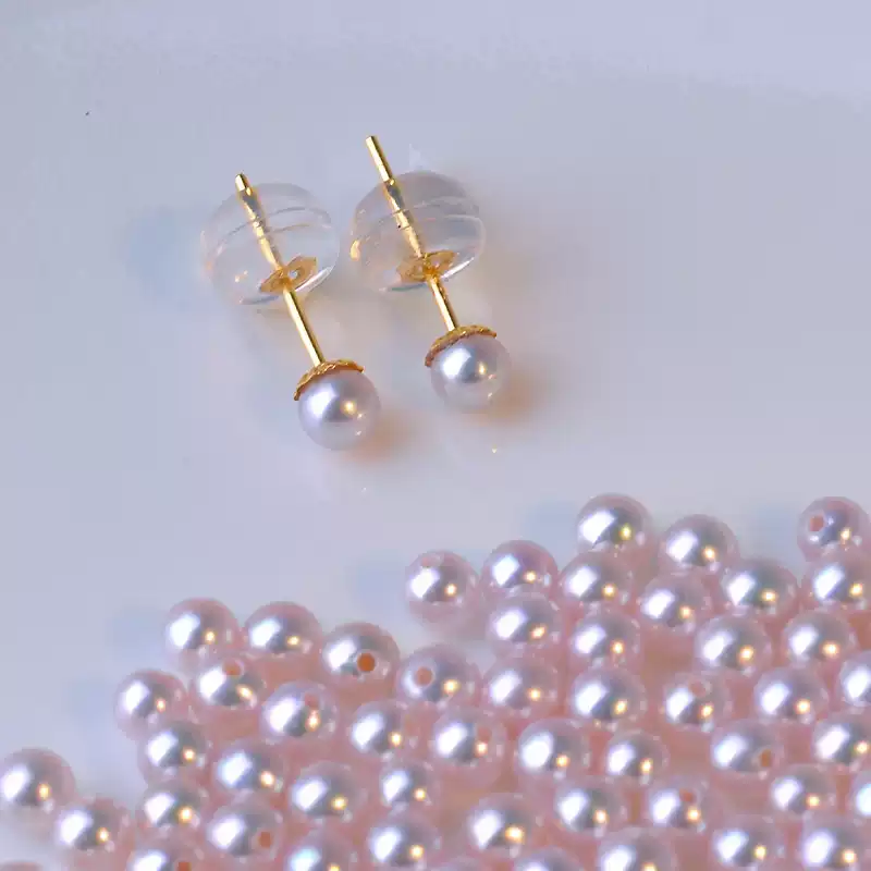 Hanadama Akoya Light Bulb Pearl Stud Earrings in 18K Gold