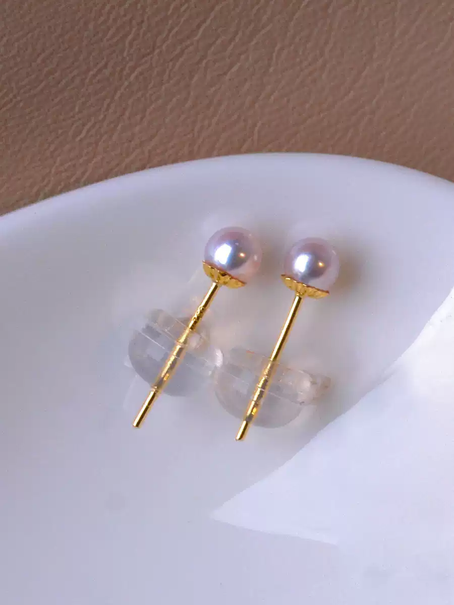 Hanadama Akoya Light Bulb Pearl Stud Earrings in 18K Gold