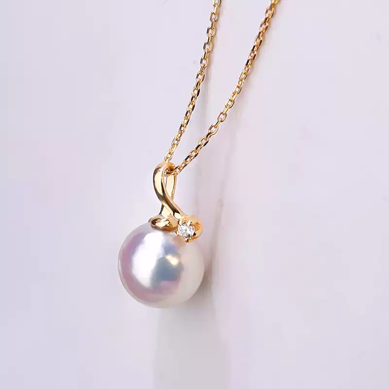 Akoya Pearl Pendant Choker in 18K Yellow Gold with 7-8.5 mm Pearls