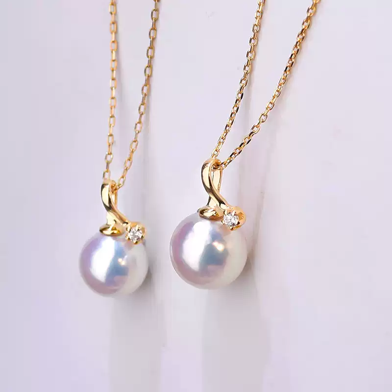 Akoya Pearl Pendant Choker in 18K Yellow Gold with 7-8.5 mm Pearls