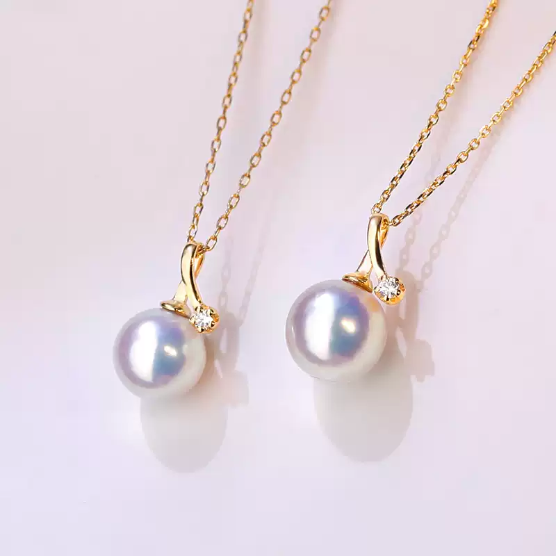 Akoya Pearl Pendant Choker in 18K Yellow Gold with 7-8.5 mm Pearls