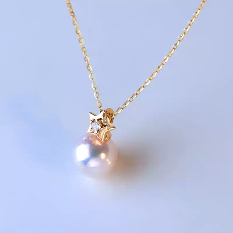 Hanadama Akoya Pearl Pendant Choker in 18K Yellow Gold