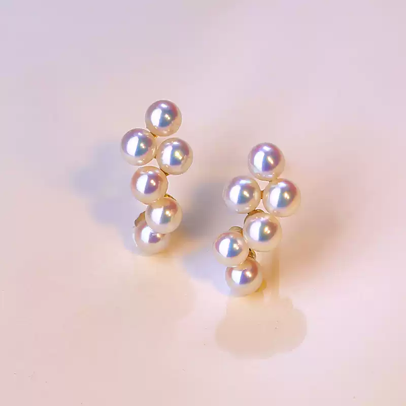 Akoya Pearl Stud Earrings in 18K Gold with 3-4 mm Pearls