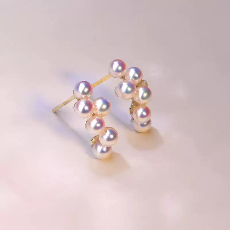 Akoya Pearl Stud Earrings in 18K Gold with 3-4 mm Pearls