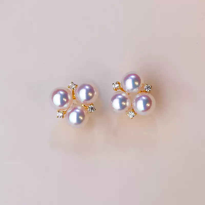 Hanadama Akoya Pearl Stud Earrings in 18K Yellow Gold with 3-5.5 mm Pearls