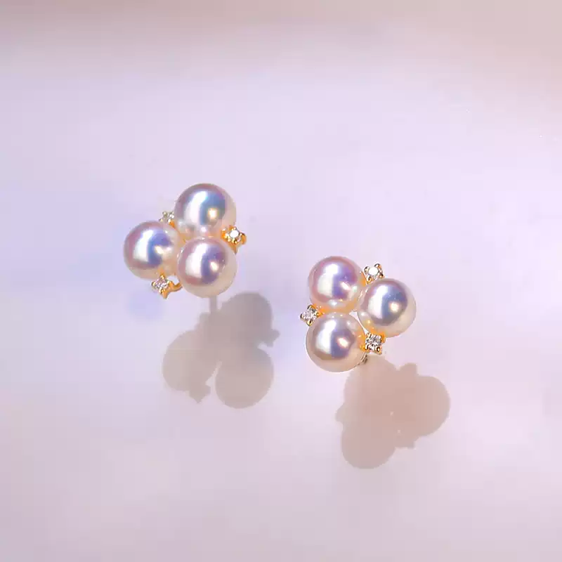 Hanadama Akoya Pearl Stud Earrings in 18K Yellow Gold with 3-5.5 mm Pearls