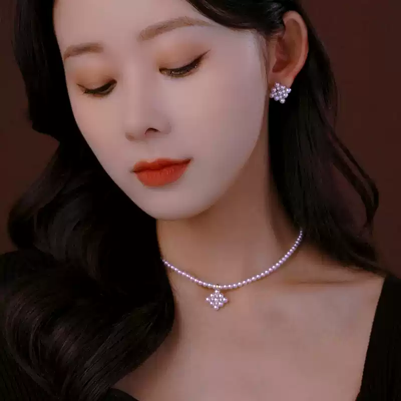 Akoya Pearl Necklace in 18K Gold