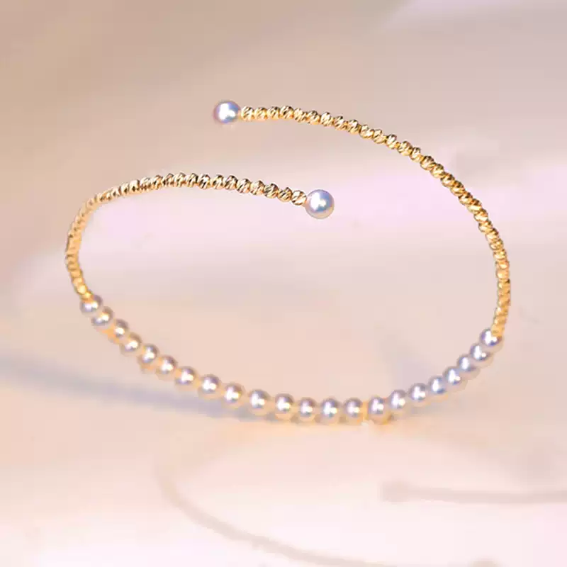 Akoya Baby Pearl Bracelet in 18K Gold