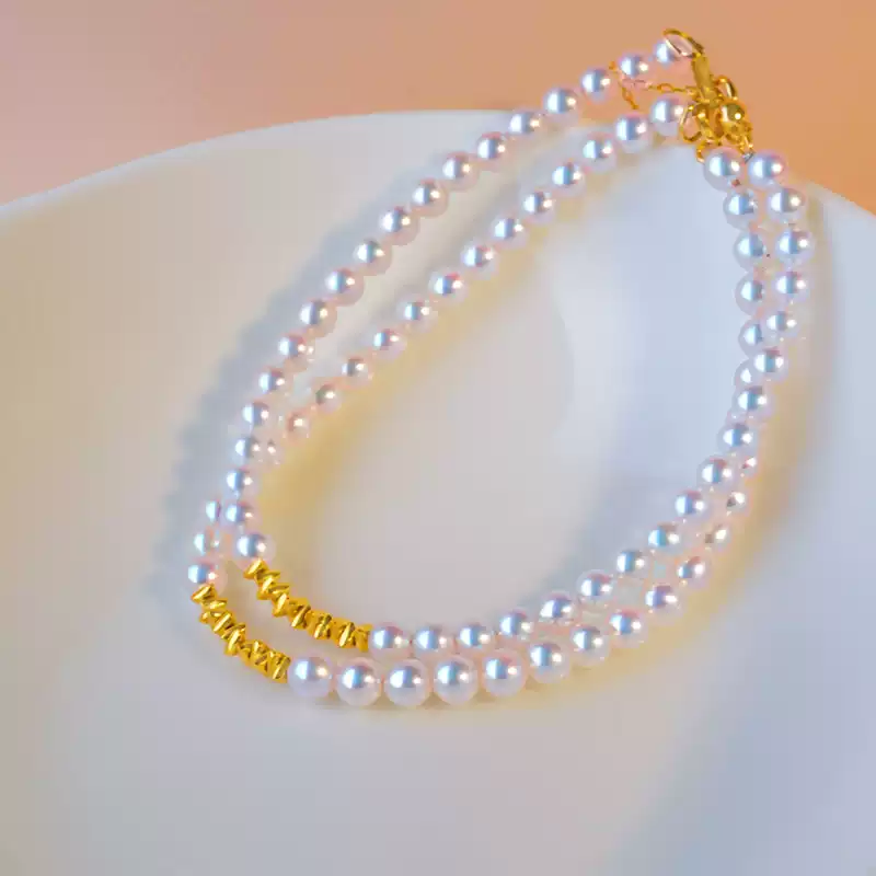 Akoya Light Bulb Pearl Bangle Bracelet in 18K Gold