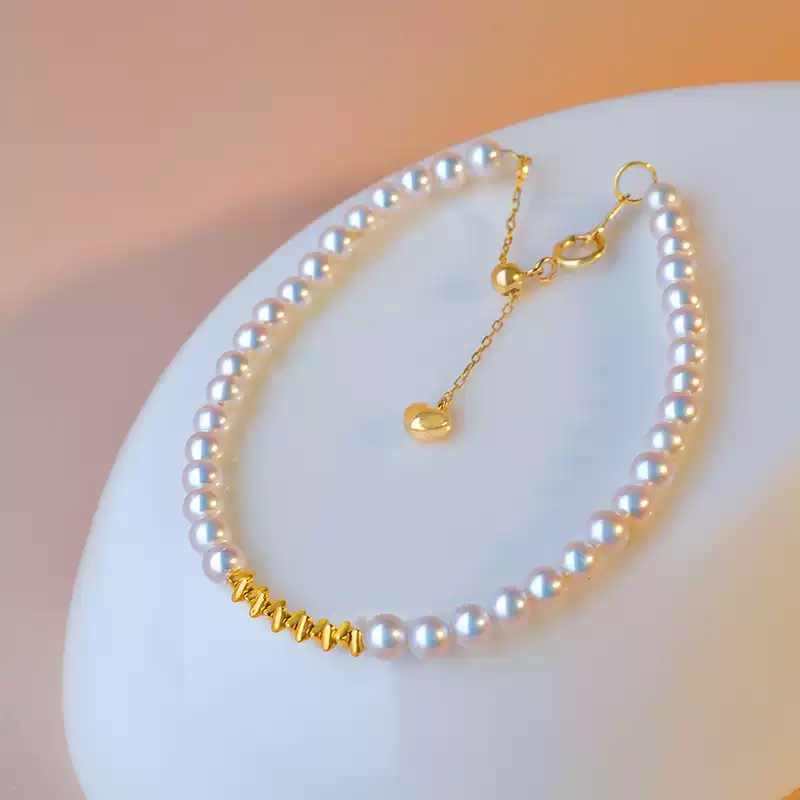 Akoya Light Bulb Pearl Bangle Bracelet in 18K Gold