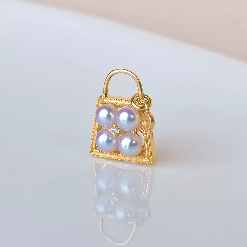 Akoya Pearl Pendant Necklace in 18K Gold with 3-4 mm Pearls