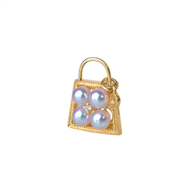 Akoya Pearl Pendant Necklace in 18K Gold with 3-4 mm Pearls