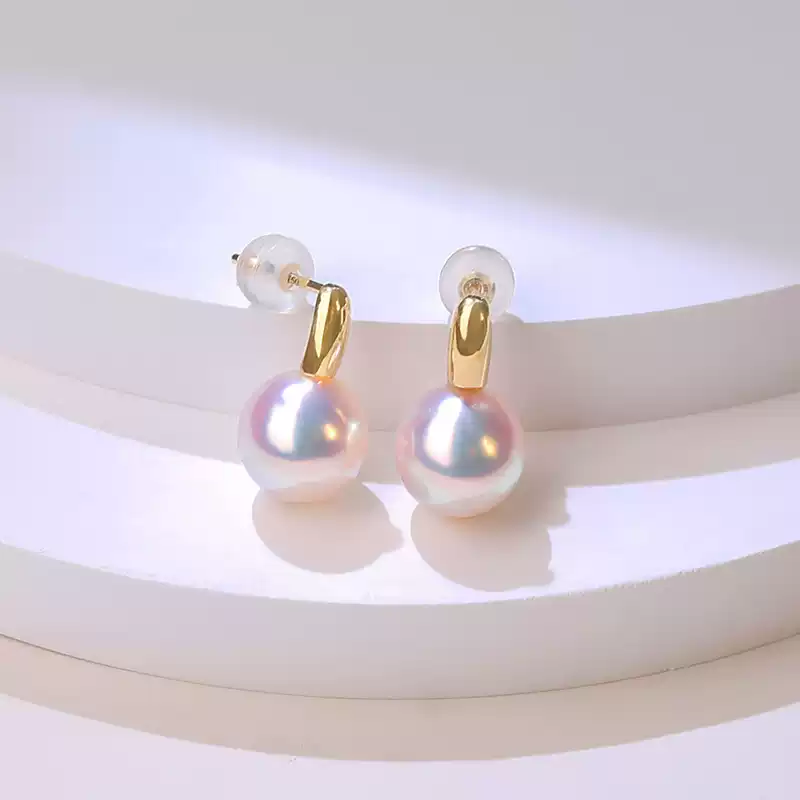 Akoya Pearl Stud Earrings in 18K Yellow Gold with 7-8.5 mm Pearls