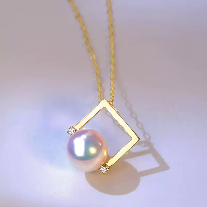 Akoya Pearl Pendant Necklace in 18K Yellow Gold