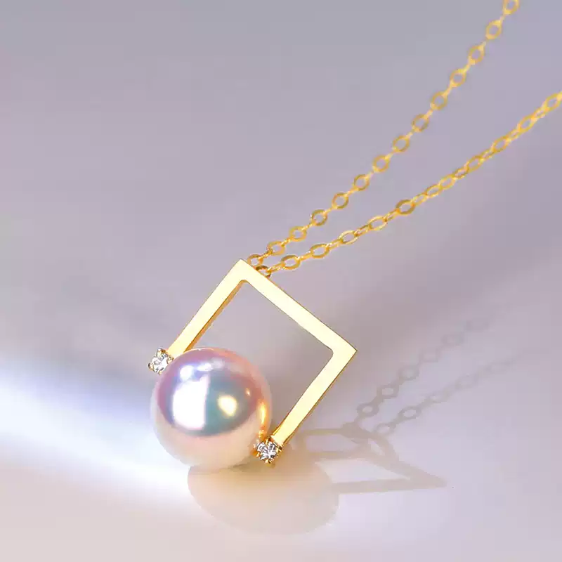 Akoya Pearl Pendant Necklace in 18K Yellow Gold