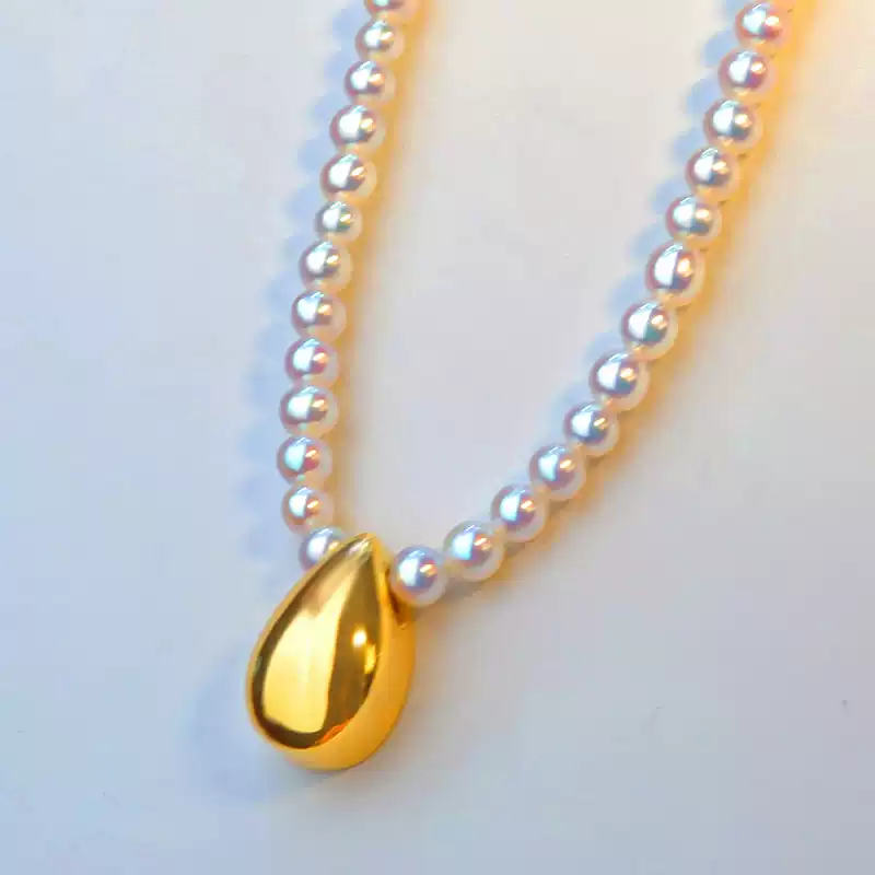 Akoya Pearl Choker Necklace in 18K Yellow Gold