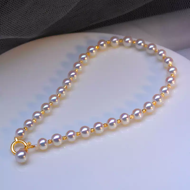 Akoya Pearl Bracelet in 18K Yellow Gold with 4-6 mm Pearls