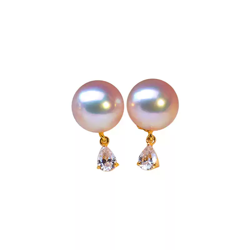 Akoya Pearl Stud Earrings in 18K Yellow Gold with 6.5-8.5 mm Pearls