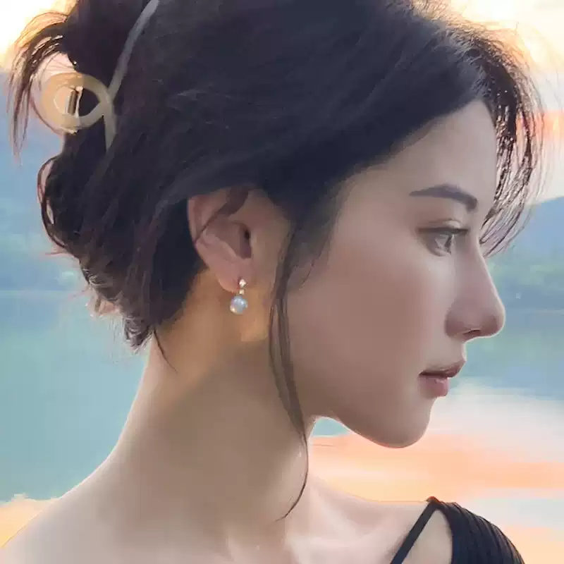 Akoya Elegant Pearl Stud Earrings in 18K Yellow Gold