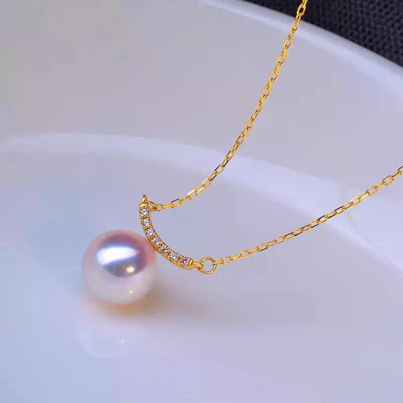 Akoya Pearl Pendant Choker in 18K Yellow Gold with 7.5-8.5 mm Pearls