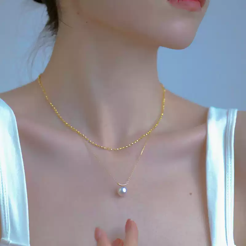 Akoya Pearl Pendant Choker in 18K Yellow Gold with 7.5-8.5 mm Pearls