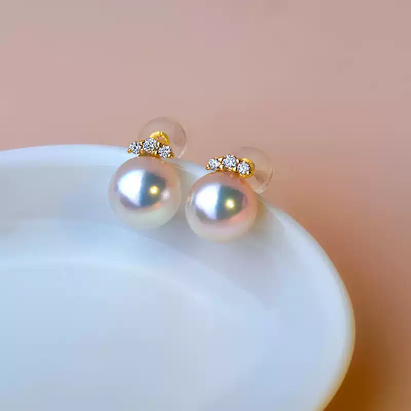 Akoya Pearl Stud Earrings in 18K Yellow Gold with 6-8.5 mm Pearls