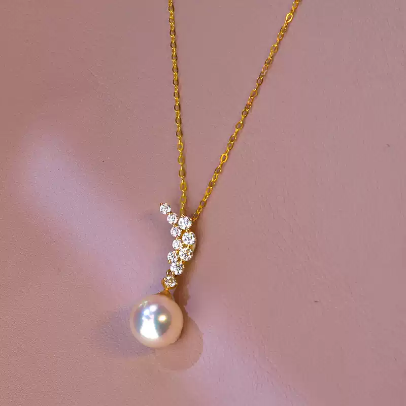 Akoya Elegant Pearl Pendant Choker in 18K Yellow Gold
