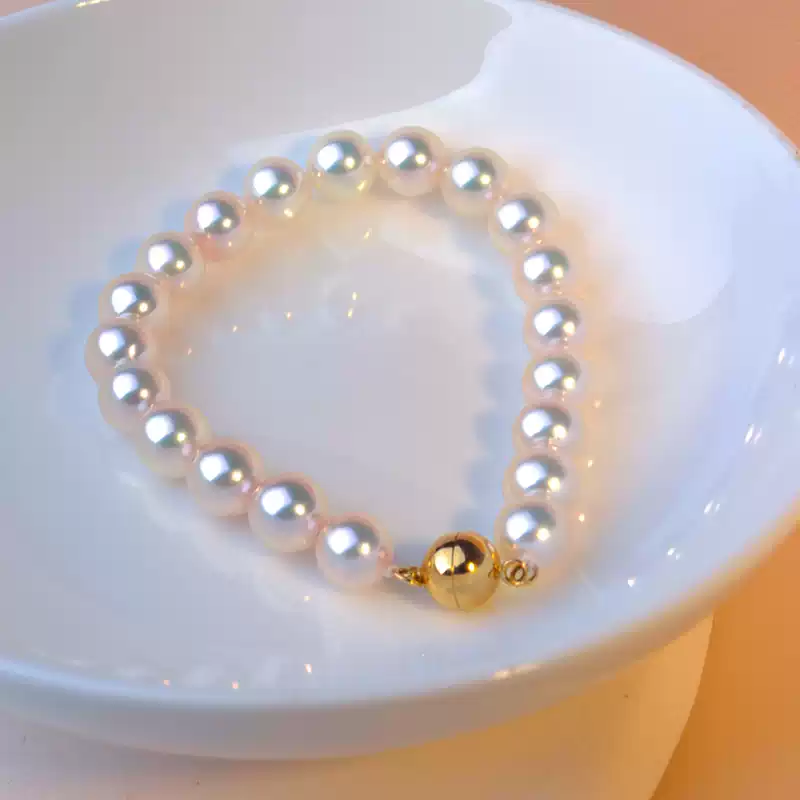 Akoya Pearl Bracelet in 18K Yellow Gold with 4-7 mm Pearls