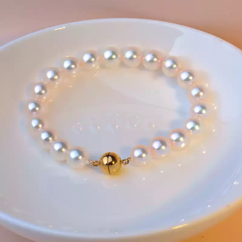 Akoya Pearl Bracelet in 18K Yellow Gold with 4-7 mm Pearls