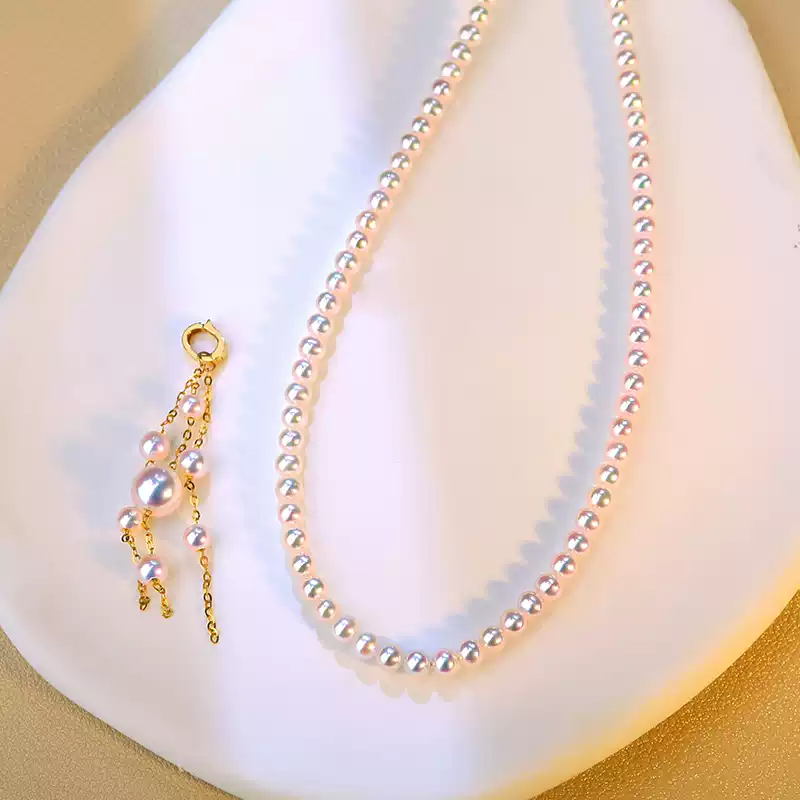 Akoya Elegant Pearl Pendant Necklace in 18K Yellow Gold