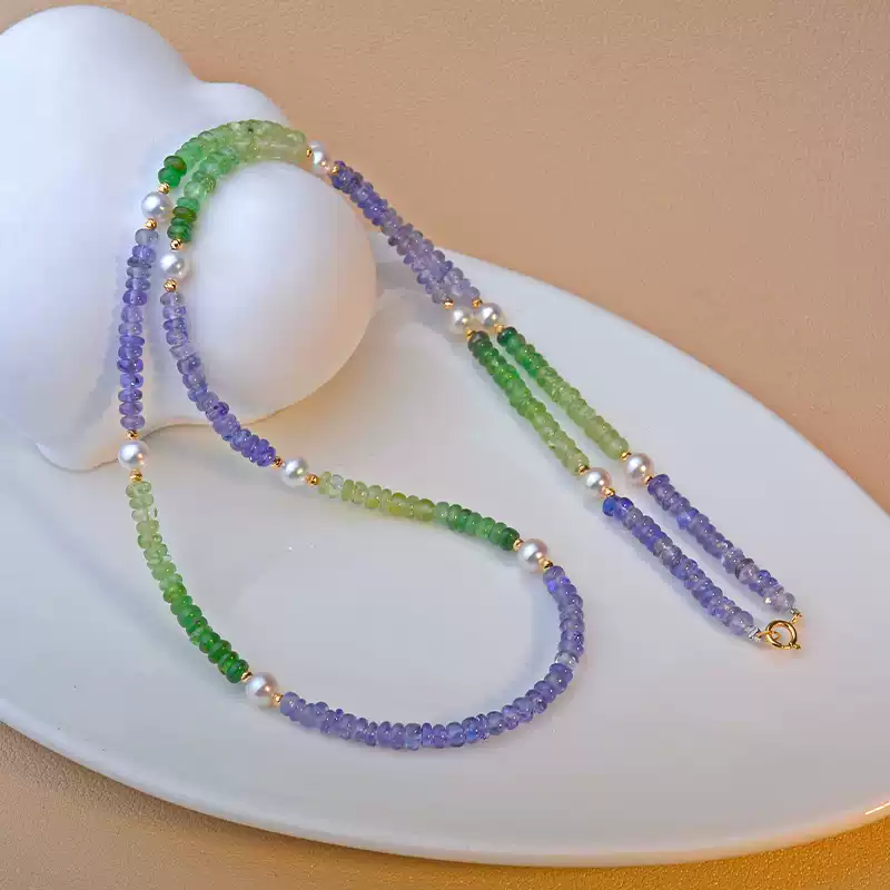 Akoya Graduated Pearl Choker Necklace in 18K Yellow Gold