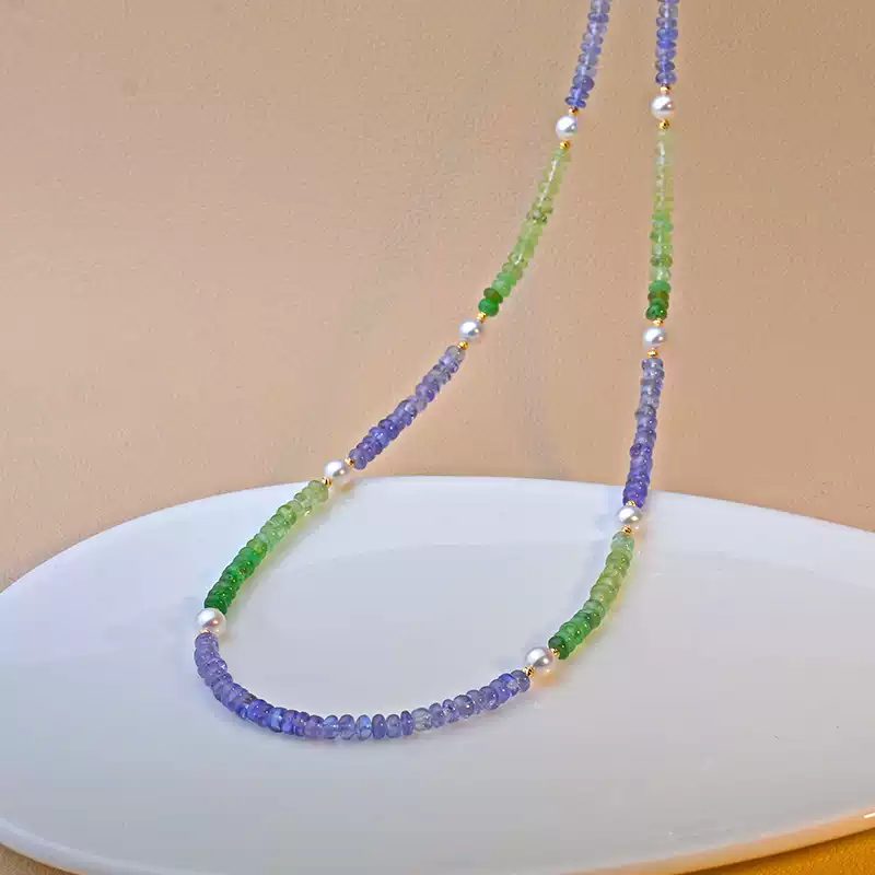 Akoya Graduated Pearl Choker Necklace in 18K Yellow Gold