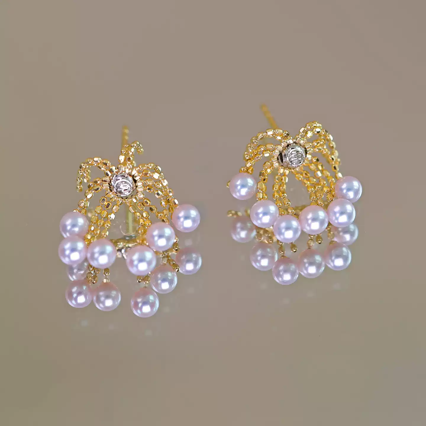 Akoya Pearl Stud Earrings in 18K Yellow Gold with 3-4 mm Pearls