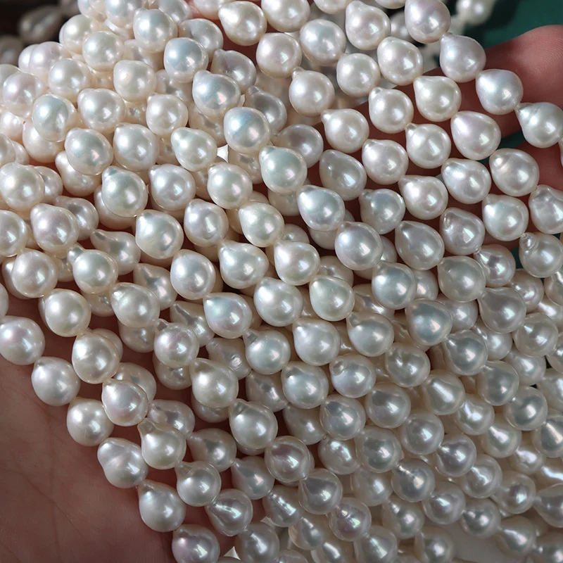 Minimal-Blemish Drop-Shaped Freshwater Baroque Pearl Strand