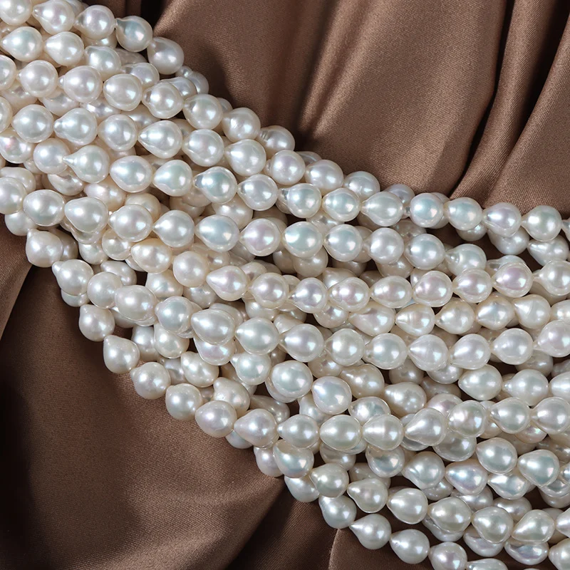 Minimal-Blemish Drop-Shaped Freshwater Baroque Pearl Strand