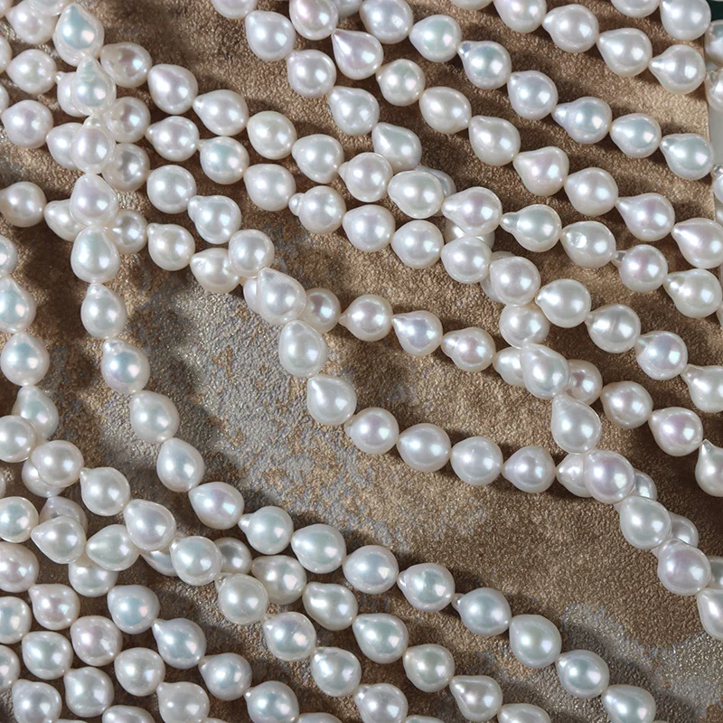 Minimal-Blemish Drop-Shaped Freshwater Baroque Pearl Strand