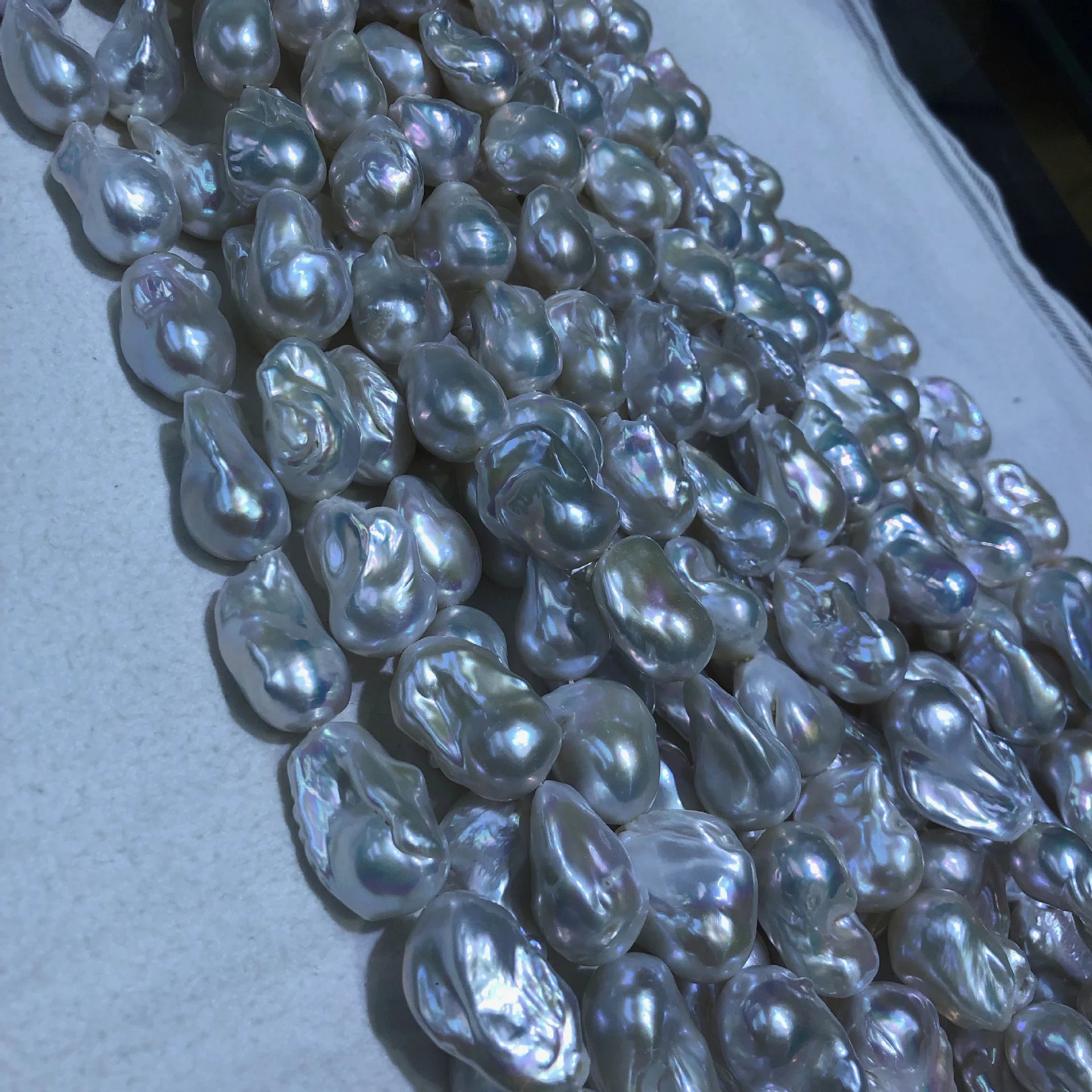 Iridescent Strong-Luster Lightly Blemished Organic Freshwater Baroque Pearl Strand
