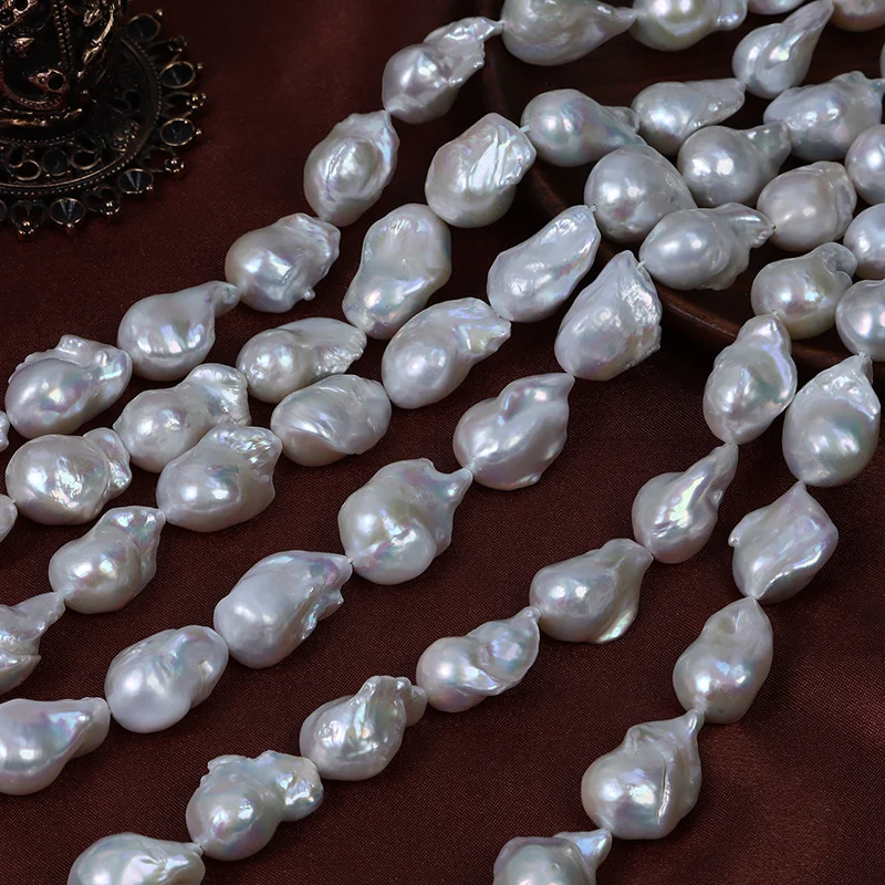Strong-Luster Fish-Tail Freshwater Baroque Pearl Strand