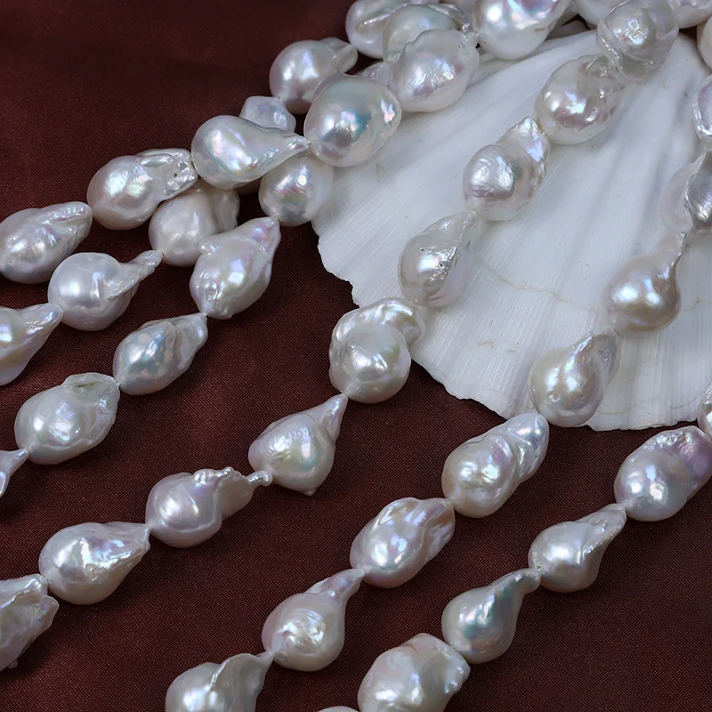 Strong-Luster Fish-Tail Freshwater Baroque Pearl Strand