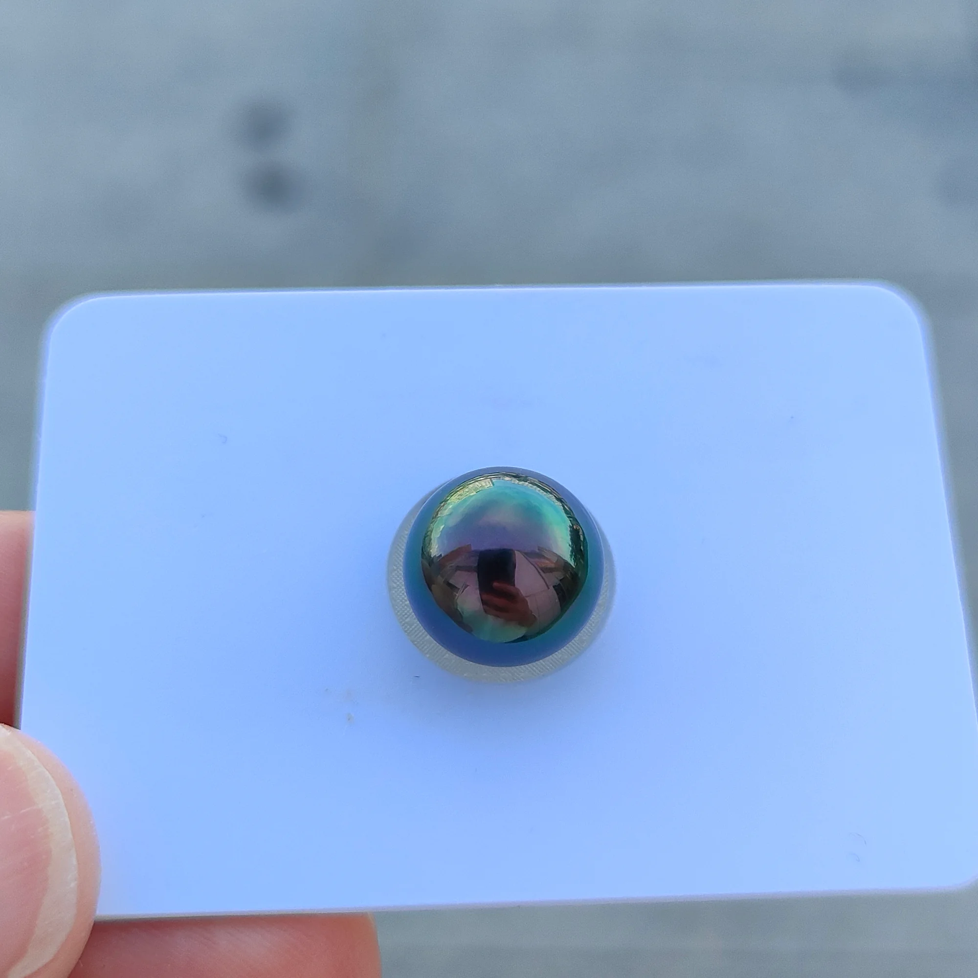 Peacock Green Tahitian Pearl, 9–12 mm — Single Pearl