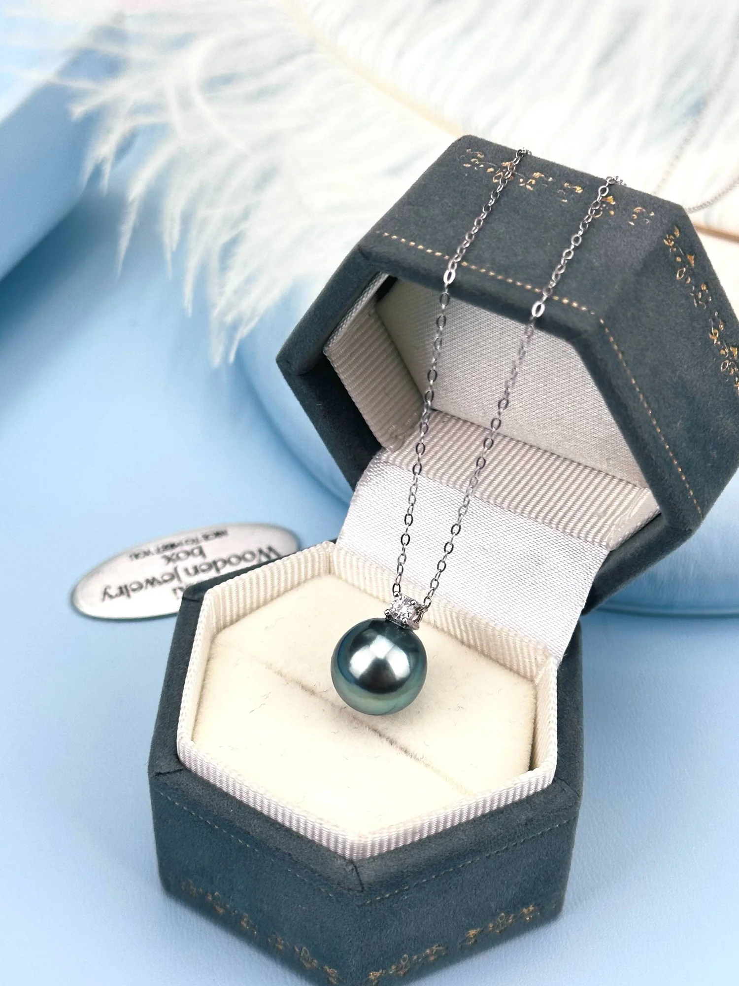 Tahitian Pearl Pendant, 10–11 mm