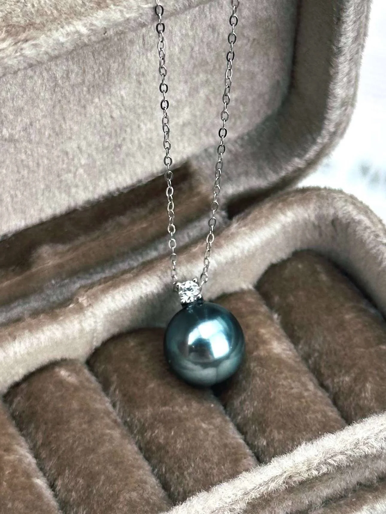 Tahitian Pearl Pendant, 10–11 mm